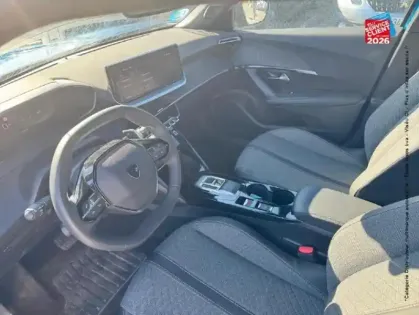 Photo 14 Peugeot 2008  1.2 Hybrid 145ch Allure e-DCS6 CarPlay