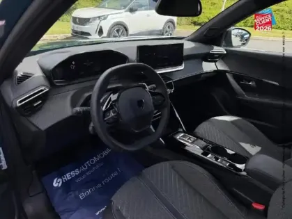 Photo 44 Peugeot 2008  1.2 Hybrid 145ch Allure e-DCS6 CarPlay