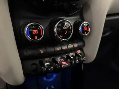 Photo 13 Mini Mini  5 Portes Cooper 136ch Edition Greenwich BVA7 112g