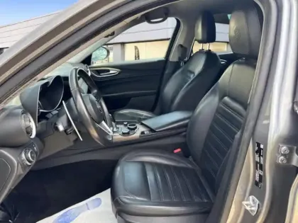 Photo 8 Alfa Romeo Giulia  2.2 JTD 180ch Super