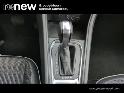 Photo 12 Renault Captur  1.6 E-Tech hybride 145ch Intens -21