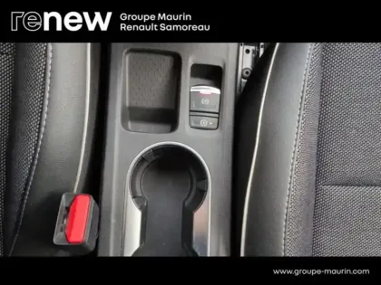 Photo 13 Renault Captur  1.6 E-Tech hybride 145ch Intens -21