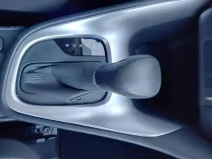 Photo 5 Toyota Yaris  116h Design 5p MY22