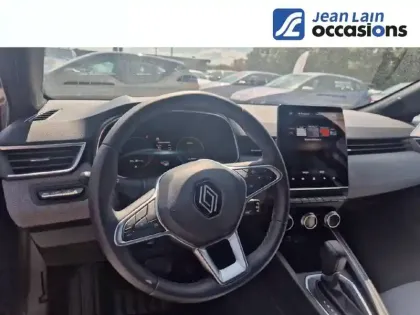 Photo 17 Renault Clio  E-Tech hybride 145