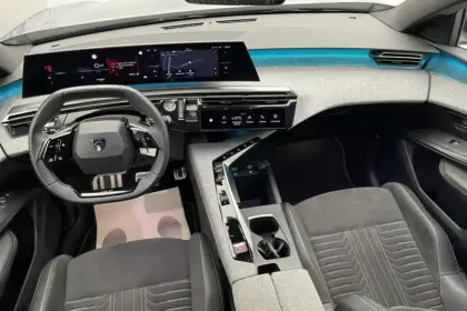 Photo 8 Peugeot 3008  Hybrid 136 e-DCS6