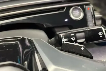 Photo 19 Peugeot 3008  Hybrid 136 e-DCS6