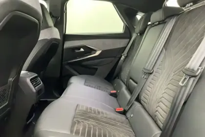 Photo 13 Peugeot 3008  Hybrid 136 e-DCS6