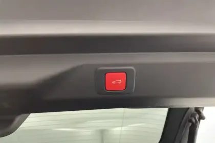 Photo 23 Peugeot 3008  Hybrid 136 e-DCS6