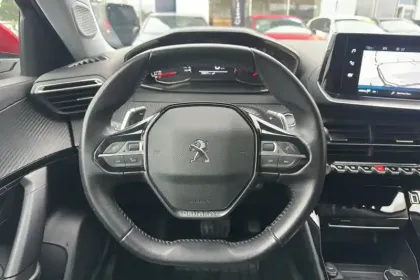 Photo 16 Peugeot 2008  PureTech 130 S&S EAT8