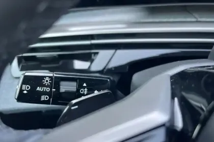 Photo 25 Peugeot 5008  Hybrid 145 ch e-DCS6