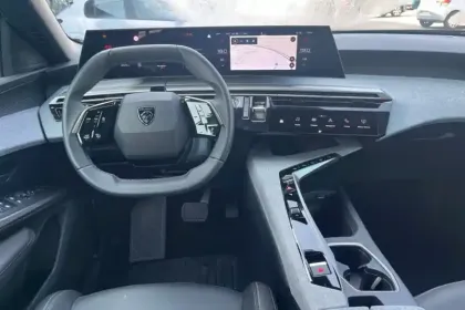 Photo 17 Peugeot 5008  Hybrid 145 ch e-DCS6