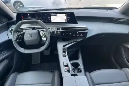 Photo 16 Peugeot 5008  Hybrid 145 ch e-DCS6