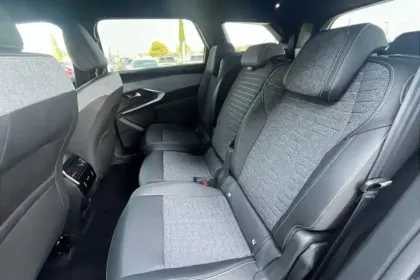 Photo 15 Peugeot 5008  Hybrid 145 ch e-DCS6