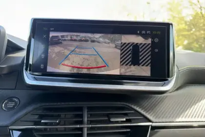 Photo 27 Peugeot 2008  Hybrid 145 e-DCS6