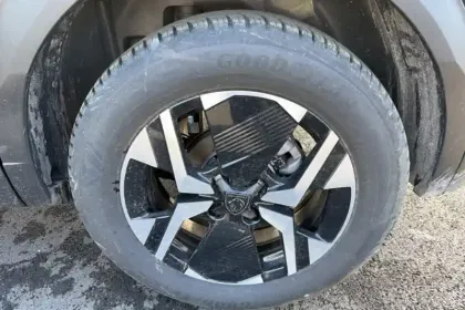 Photo 11 Peugeot 2008  Hybrid 145 e-DCS6