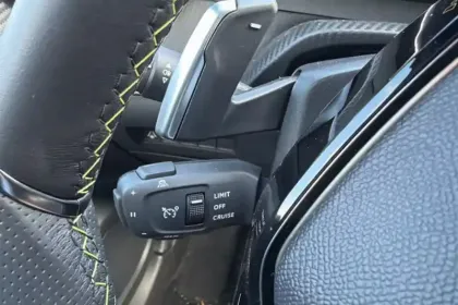 Photo 21 Peugeot 2008  Hybrid 145 e-DCS6