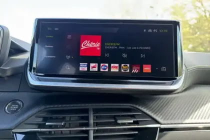 Photo 25 Peugeot 2008  Hybrid 145 e-DCS6