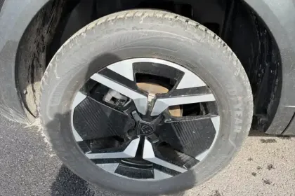 Photo 12 Peugeot 2008  Hybrid 145 e-DCS6