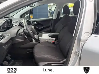 Photo 8 Peugeot 208  1.2 PureTech 110ch S&S BVM5