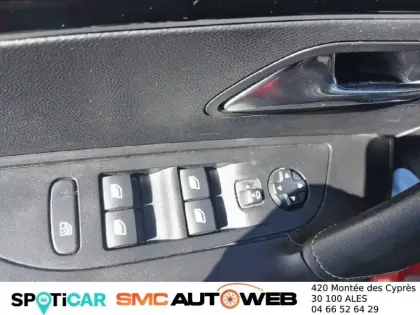 Photo 33 Peugeot 2008  Electrique 136 ch