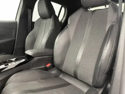 Photo 13 Peugeot 208  Electrique 50 kWh 136ch