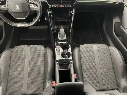 Photo 24 Peugeot 208  Electrique 50 kWh 136ch