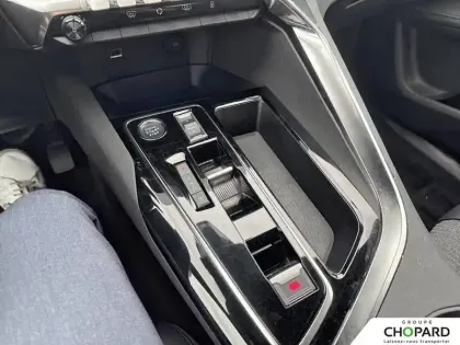 Photo 15 Peugeot 5008  Hybrid 136 e-DCS6