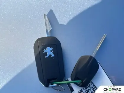 Photo 20 Peugeot 208  PureTech 75 S&S BVM5