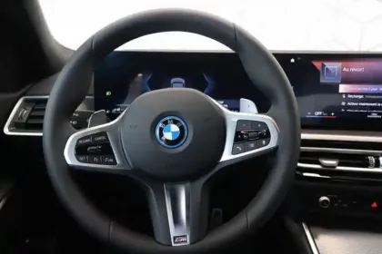 Photo 13 BMW Serie 3 330e 292 ch BVA8