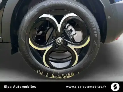Photo 8 Alfa Romeo Junior  1.2 Ibrida 145 ch e-DCT6