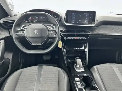 Photo 7 Peugeot 2008  PureTech 130 S&S EAT8