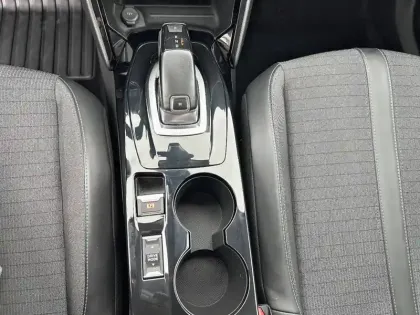 Photo 24 Peugeot 2008  PureTech 130 S&S EAT8
