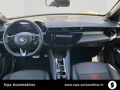 Photo 12 Alfa Romeo Junior  Elettrica 156 ch