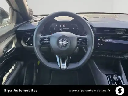 Photo 11 Alfa Romeo Junior  Elettrica 156 ch