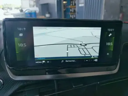 Photo 14 Peugeot 2008  PureTech 130 S&S BVM6