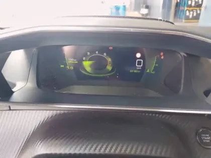 Photo 9 Peugeot 2008  PureTech 130 S&S BVM6