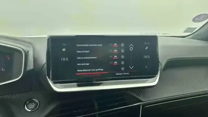 Photo 44 Peugeot 2008  PureTech 130 S&S BVM6