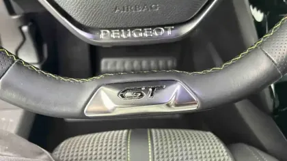 Photo 47 Peugeot 2008  PureTech 130 S&S BVM6
