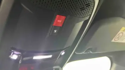 Photo 35 Peugeot 2008  PureTech 130 S&S BVM6