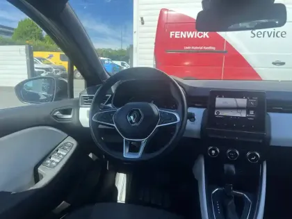 Photo 23 Renault Clio  E-Tech 140 - 21N