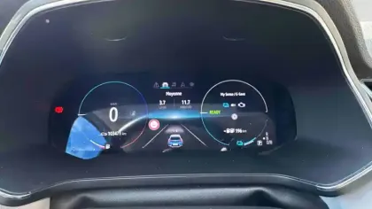 Photo 16 Renault Captur  E-Tech Plug-in 160