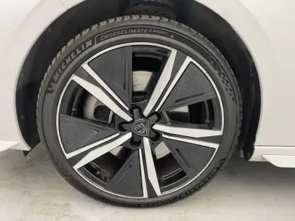 Photo 24 Peugeot 308  PHEV 180 e-EAT8