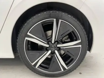 Photo 23 Peugeot 308  PHEV 180 e-EAT8