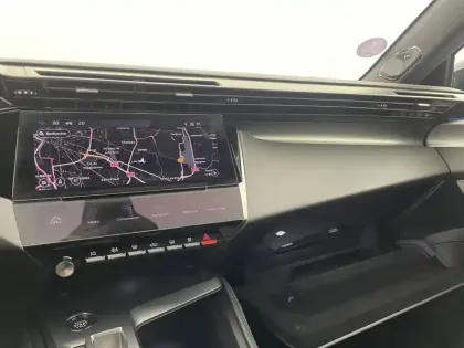 Photo 35 Peugeot 308  PHEV 180 e-EAT8