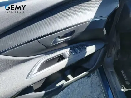 Photo 11 Peugeot 3008  PureTech 130ch S&S EAT8