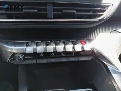 Photo 15 Peugeot 3008  PureTech 130ch S&S EAT8