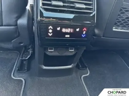 Photo 20 Peugeot 5008  Hybrid 136 e-DCS6