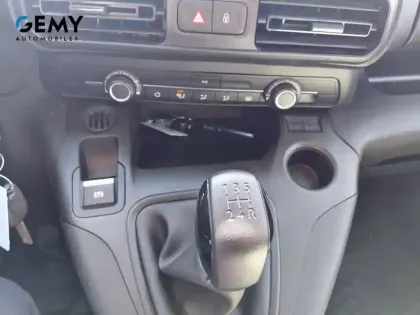 Photo 14 Peugeot Partner  FOURGON STANDARD 650 KG BLUEHDI 100 S&S BVM5