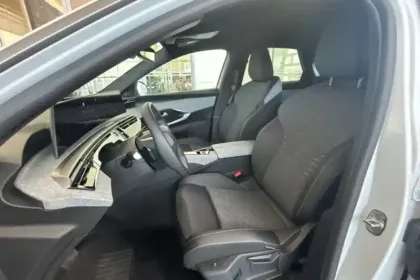 Photo 8 Peugeot 3008  Hybrid 145 e-DCS6