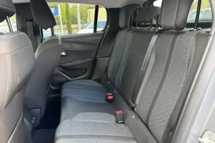 Photo 10 Peugeot 208  Hybrid 110 ch e-DCS6